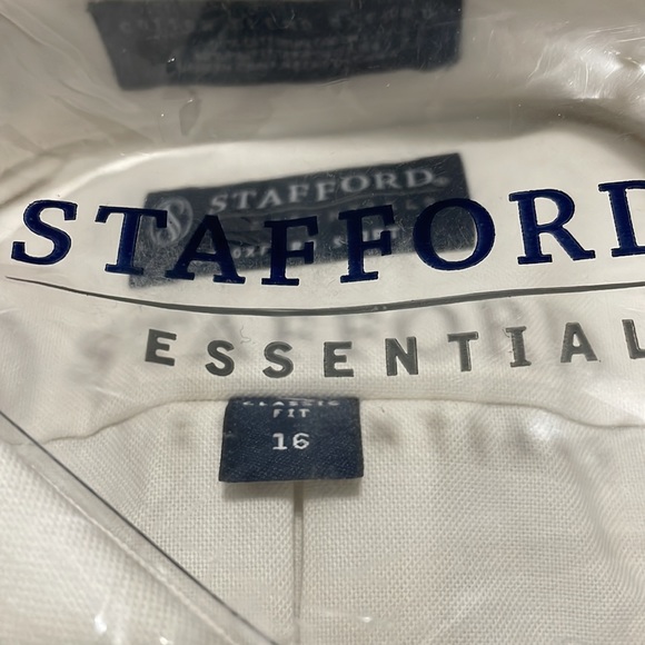 Dress shirt $15 - Picture 2 of 3